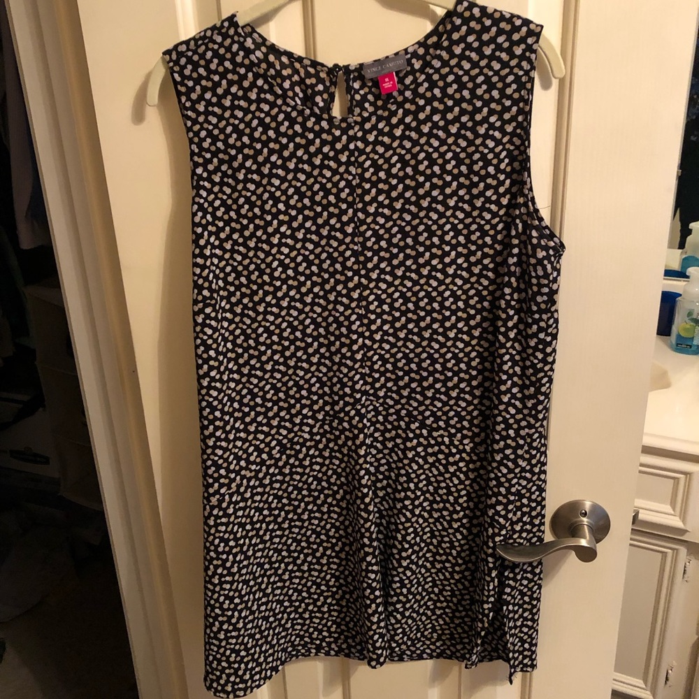 Vince Camuto black dot long shell
